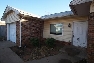 3108 Gwendolyn Ln in Edmond, OK - Building Photo - Building Photo