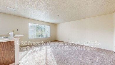 1300 Slater St in Santa Rosa, CA - Foto de edificio - Building Photo