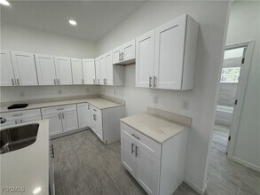 1047 Hobart St in Lehigh Acres, FL - Building Photo - Building Photo