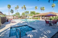 Resort Style Pool - Summit Ridge Apartamentos in Tucson, Arizona