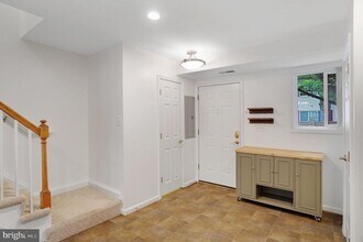 1309 N Van Dorn St in Alexandria, VA - Building Photo - Building Photo