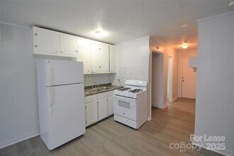 1009 Plymouth St, Unit A in Gastonia, NC - Building Photo - Building Photo