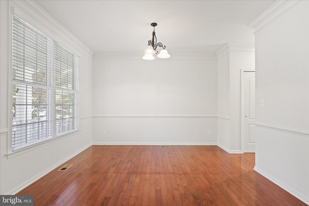 15221 Londons Bridge Rd in Haymarket, VA - Building Photo