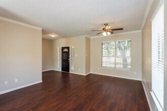 17803 Scrub Oak Dr, Unit 1401 in Richmond, TX - Foto de edificio - Building Photo