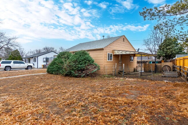 981 Lansing St in Aurora, CO - Building Photo - Building Photo