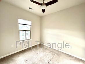 321 Poplar Leaf Way in Cary, NC - Building Photo - Building Photo