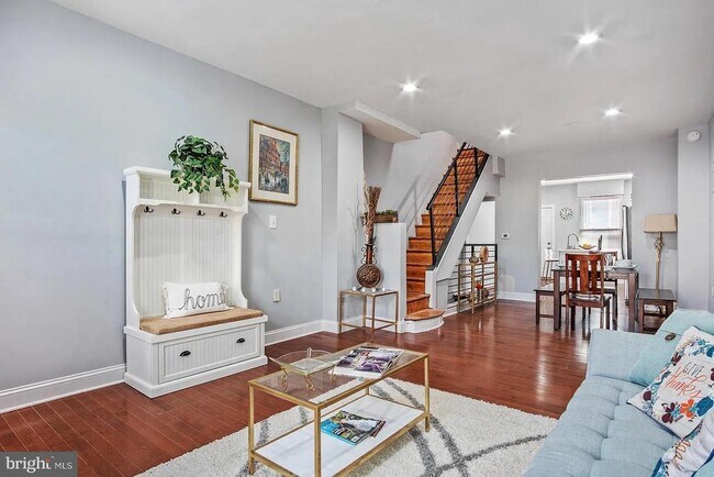 property at 811 N Luzerne Ave