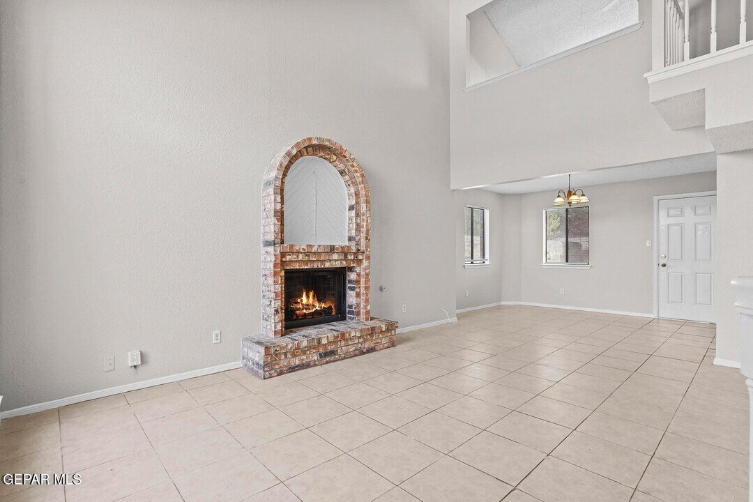 5224 Roger Maris Dr in El Paso, TX - Building Photo