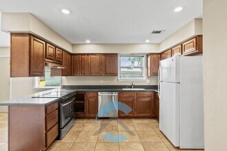 2417 Meadow Dr in Conway, AR - Building Photo - Building Photo
