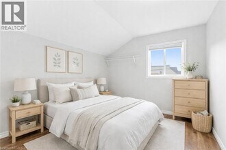 2 Windsor St in Hamilton, ON - Building Photo - Building Photo