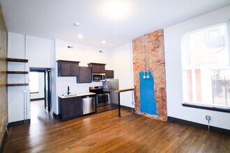 1533 Pleasant St in Cincinnati, OH - Foto de edificio - Building Photo