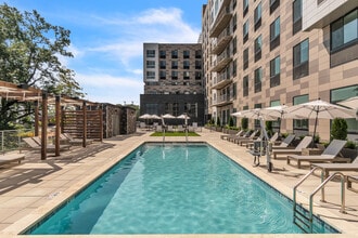The McClaren Downtown - Historic West End in Greenville, SC - Foto de edificio - Building Photo