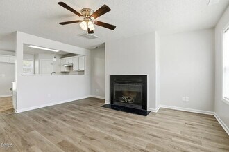 808 Woodside Park Ln in Durham, NC - Building Photo - Building Photo