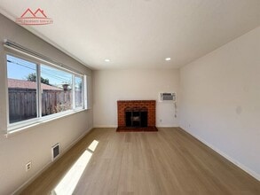 1578 Albatross Dr in Sunnyvale, CA - Building Photo - Building Photo