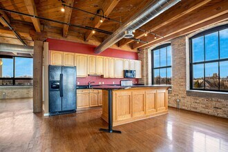 234 E Reservoir Ave in Milwaukee, WI - Building Photo - Building Photo