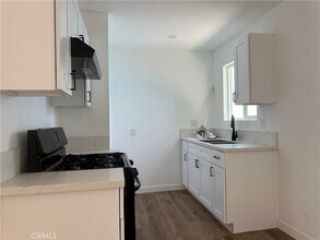455 W Cowles St, Unit 0202 in Long Beach, CA - Building Photo - Building Photo