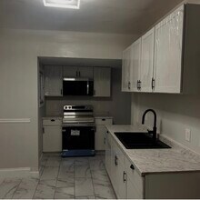 2114 W 85th St in Cleveland, OH - Building Photo - Building Photo