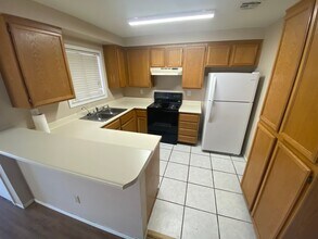 6859 Tamarus St in Las Vegas, NV - Building Photo - Building Photo