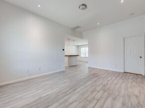 1951 Bayside St in Dallas, TX - Building Photo - Building Photo