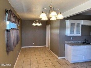458 Val Verde St in El Paso, TX - Building Photo - Building Photo
