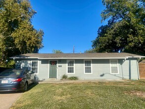 3003 Birdwood Cir in Austin, TX - Building Photo - Building Photo