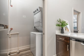 ELEVATE 340 in Columbus, OH - Building Photo - Interior Photo