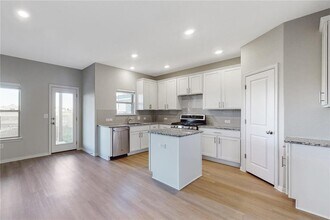 17212 Crowndale Dr in Manor, TX - Building Photo - Building Photo