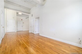 390 Charles St in Bridgeport, CT - Building Photo - Building Photo