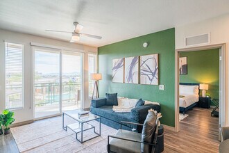 9600 W Georgia Ave in Glendale, AZ - Building Photo - Building Photo