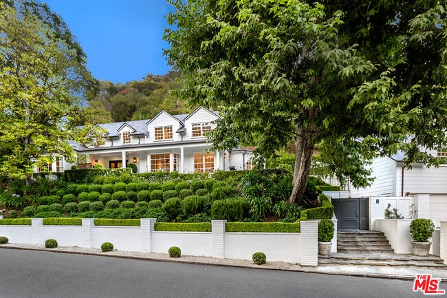 property at 1440 Stone Canyon Rd