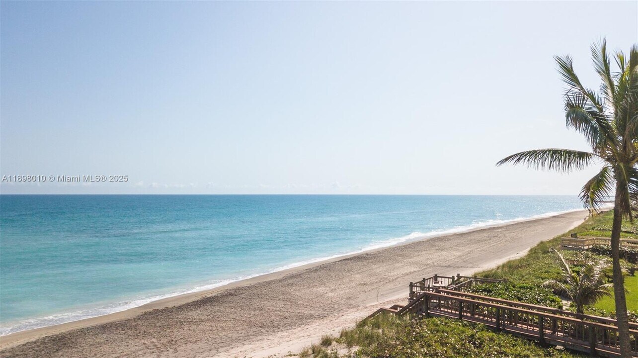 19950 S Beach Rd in Tequesta, FL - Building Photo