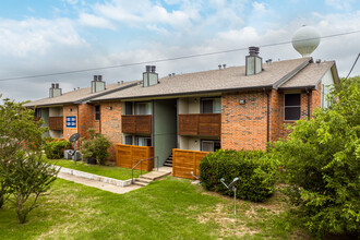 Turtle Creek Apartments Sherman in Sherman, TX - Building Photo - Building Photo