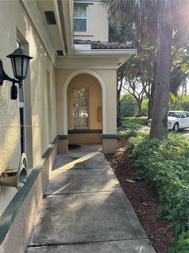 2442 Centergate Dr in Miramar, FL - Building Photo - Building Photo