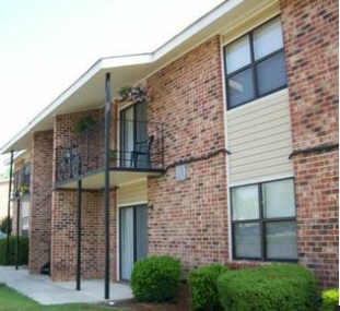 Peppertree Apartments in Bishopville, SC - Foto de edificio - Building Photo