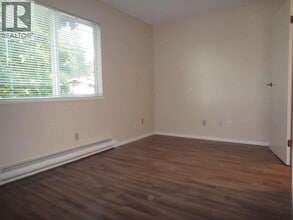 315 Highland Way in Port Moody, BC - Building Photo - Building Photo