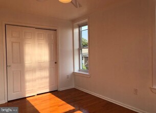 1900 W Girard Ave in Philadelphia, PA - Building Photo - Building Photo