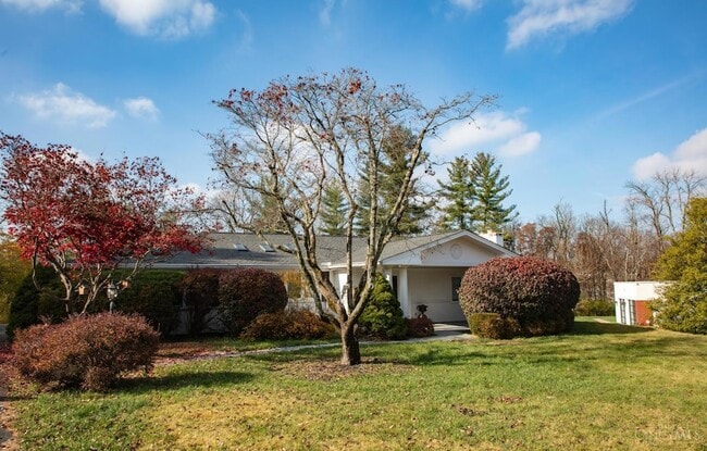 8593 Concord Hills Cir in Cincinnati, OH - Building Photo - Building Photo