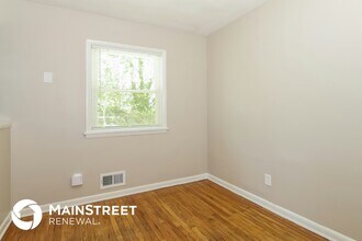 303 Elk River Dr in Louisville, KY - Building Photo - Building Photo
