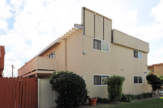 1802 E Wilson Ave in Orange, CA - Foto de edificio - Building Photo