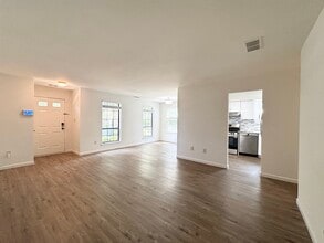 33 Wyndham Pl in Robbinsville, NJ - Building Photo - Building Photo