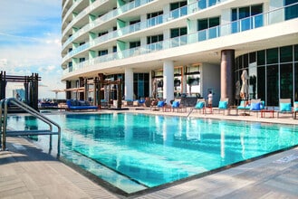 4111 S Ocean Dr in Hollywood, FL - Building Photo - Building Photo
