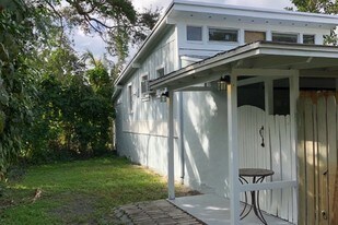 Furnished North Miami Beach Apartments For Rent From 700 12936 Ne 4th Ave Apartments