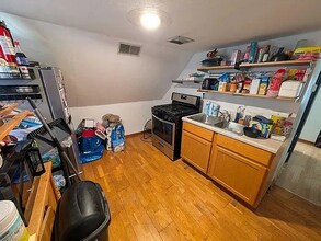 4176 S 4th St, Unit Upper unit in Milwaukee, WI - Foto de edificio - Building Photo