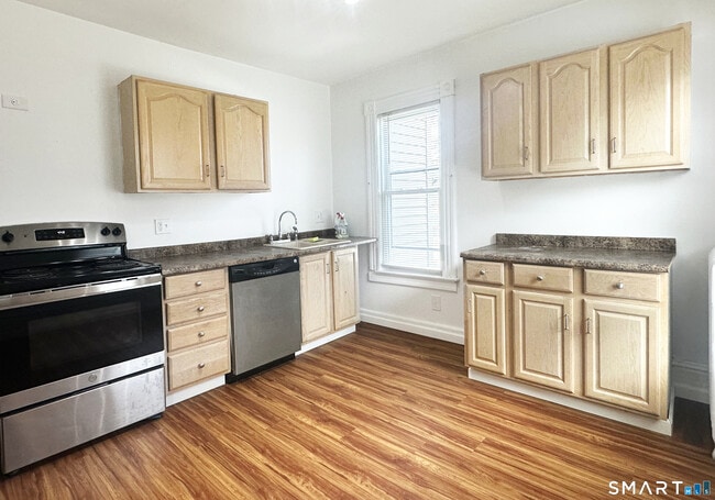 394 High St in Middletown, CT - Building Photo - Building Photo