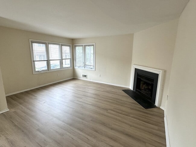 6 C Neilson St in New Brunswick, NJ - Building Photo - Building Photo