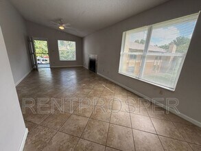 4882 S Semoran Blvd in Orlando, FL - Building Photo - Building Photo