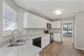 4049 St Christopher Ln in Dallas, TX - Building Photo - Building Photo