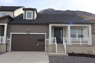 4805 S Heartwood Rd in Mapleton, UT - Building Photo