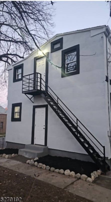 21 Oak St, Unit 1 in East Orange, NJ - Foto de edificio - Building Photo