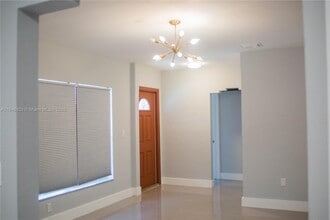 624 Westward Dr in Miami Springs, FL - Building Photo - Building Photo